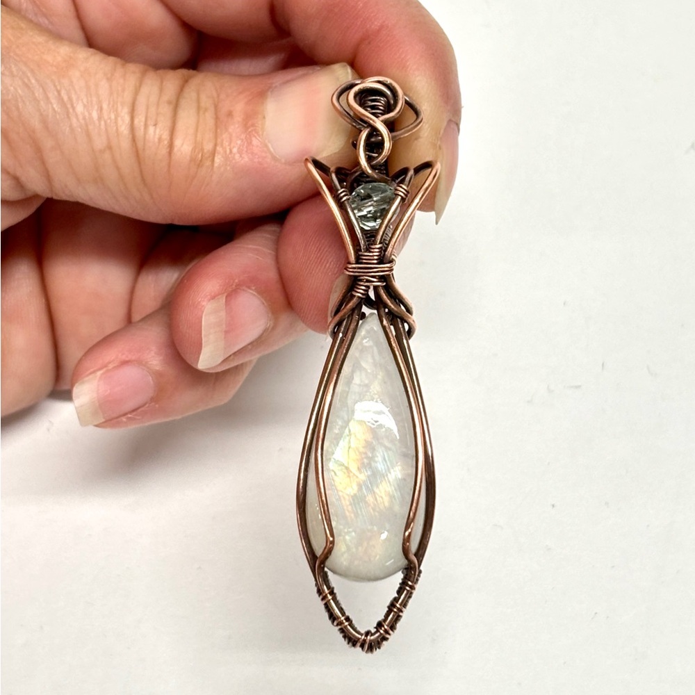 HAND CRAFTED Rainbow Moonstone Blue Topaz Wire Wrapped Copper Elegant Necklace - Picture 9 of 10